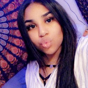 Meet your Posher, Mia